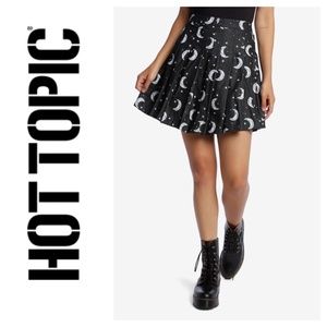 Hot Topic Black Moon & Stars Pleated Denim Skirt